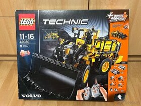 Lego technic 42030 Kolový nakladač