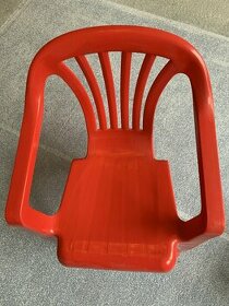 Plastová židlička