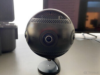 Insta 360 Pro 2 + Farsight + USB-C Multi-Reader, SD karty a - 1