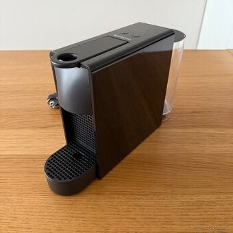 Kávovar na kapsle Nespresso Essenza Mini Piano Black