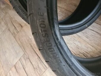 Pneu BRIGISTONE 235/35 R 19