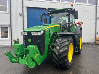 Traktor John Deere 8370R skladem