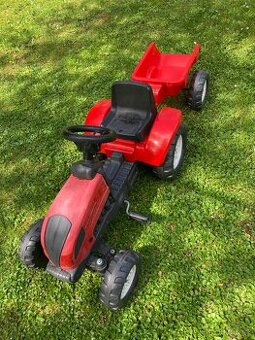 Detsky slapaci traktor