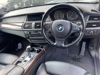Interiér BMW X5 E70 facelift