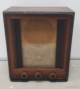 staré rádio Telefunken Polo