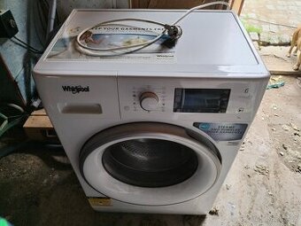 Prodám pračku Whirlpool na 7kg prádla poškozená