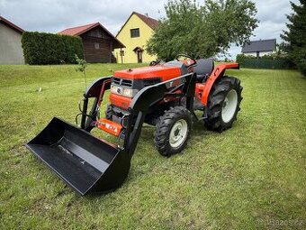 Malotraktor Kubota GL 29 Grandel s čelním Nakladačem 450KG