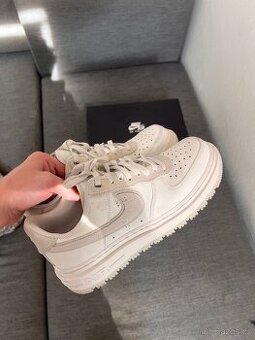 Nike Air Force Luxe 43