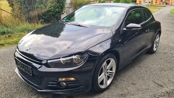 VOLKSWAGEN SCIROCCO R-Line - 2,0TSi 155kW Manuál.