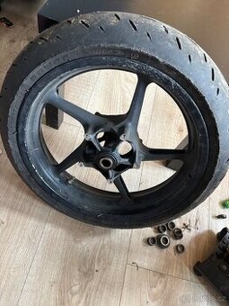 Predni kolo na Yamaha R1 04-14 R6 03-16 Fz1 06-14