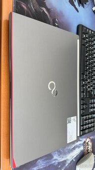 Fujitsu CELSIUS H770 15,6'
