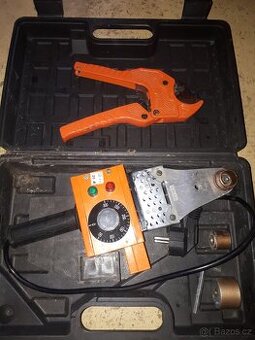 Svářečka na vodovodní potrubí