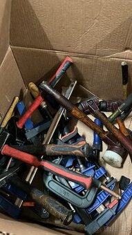 Kladiva,sekáče,truhlařské svěrky - 1