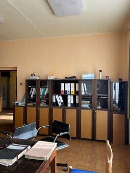 Starý nábytek z kanceláří