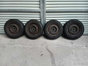 ZIMNÍ PNEU + DISKY 15" 195/65 R15.. TOYOTA AURIS