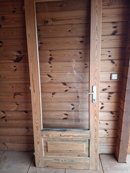 Venkovní dveře za odvoz