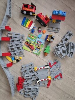 Lego Duplo parní vláček, železniční koleje a viadukt - 1
