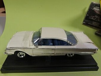 1:18  Ford Starliner 1960, firma ERTL