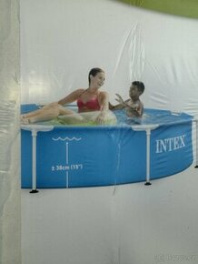 Novy bazen, original zabaleny