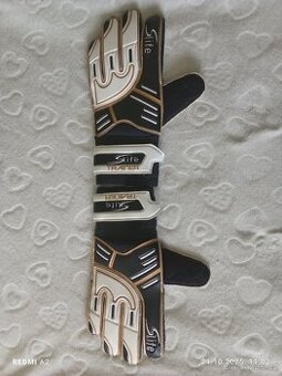 Prodám solidní brankářské rukavice - 2 páry