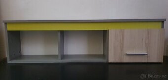 Závěsná skříňka police