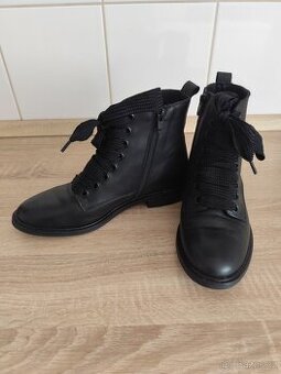 Dámské kožené kotníkové boty EDITED – vel. 38 – jako nové