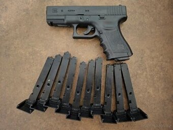 Vzduchovka Glock 4.5mm + 10x zásobník + příslušenství