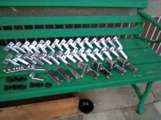 PRODÁM CHROMOVANÉ OKENNÍ KOVÁNÍ TOKOZ