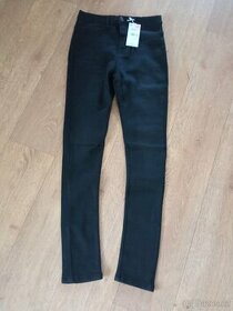 Jegginy, slim džíny vel. 158, zn. Sinsay