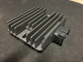 Regulátor dobíjeni Tourmax