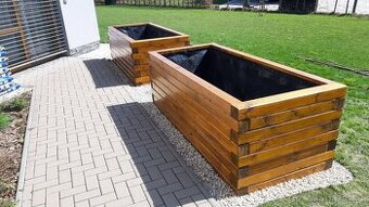 Vyvýšené záhony a zelené stěny se samozavlažovacím systémem