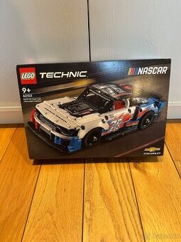 Lego NASCAR 42153