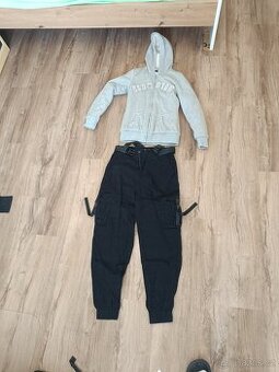 Kalhoty a mikina velikost 160