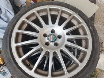 Alu kola R18 s pneu Pirelli Powergy 225/40 R18