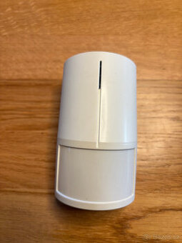 Prodám použitý drátový PIR detektor Jablotron JS-20.