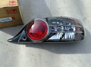 Mazda RX8, pravý zadní světlomet