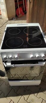 Sklokeramicky sporák Amica 220/380V