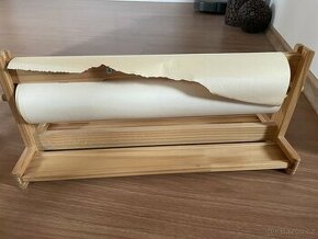 Dřevěný držák papiru Ikea