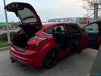 Ford focus look ST