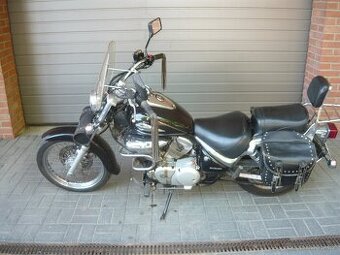 Suzuki Intruder 125cm³ LC