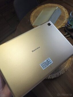 Prodám tablet v perfektním stavu