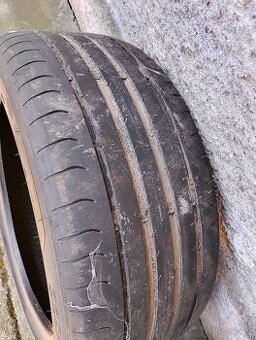 225/45 R17