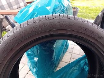Letní pneu Pirelli Scorpion Verde 235/50 R19 99 V samozacel.