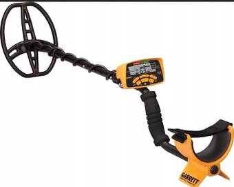 Detektor kovu Garrett 300i plus