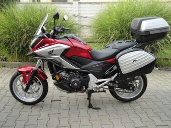 HONDA NX750X