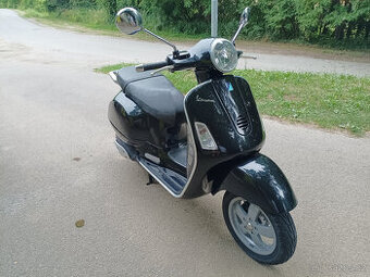 Skútr Vespa GTS 125