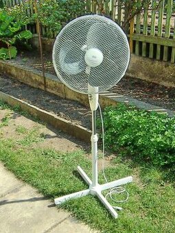 Prodám STOJANOVÝ VENTILÁTOR