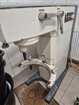 Robot Alba Hořovice RE22