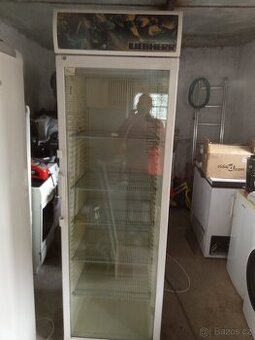 Prosklená lednice Liebherr