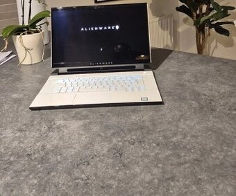 Prodám Dell Alienware m15 R2 (i9-9980HK)